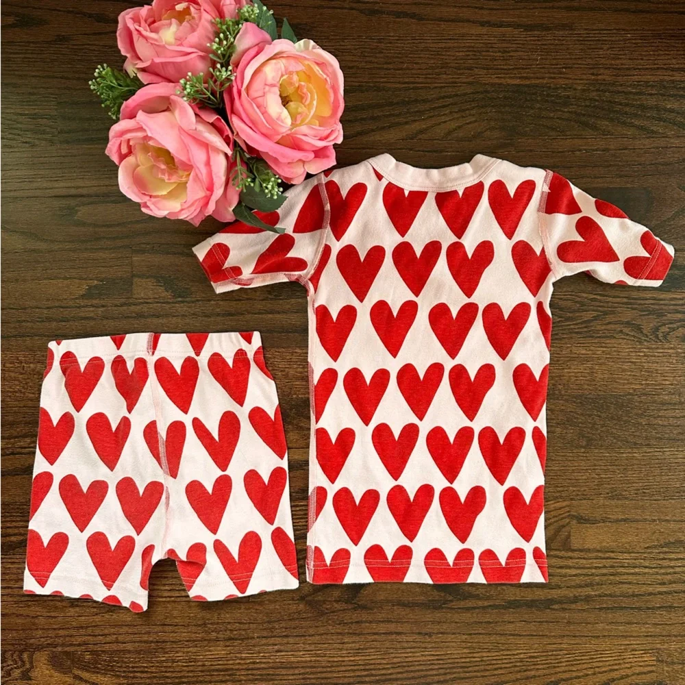 Hanna Andersson hearts pajamas, size 120/6-7 US